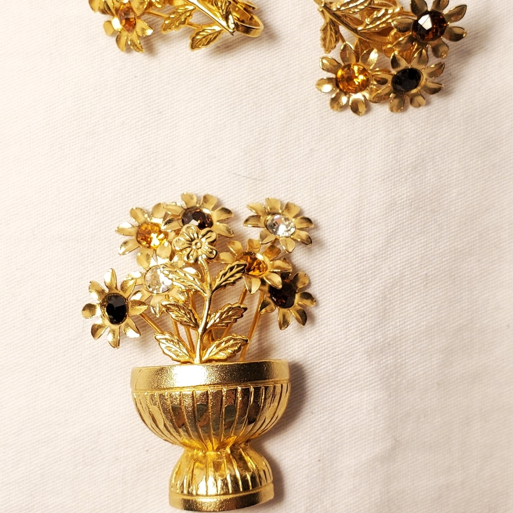 Vintage bouquet brooch and earrings